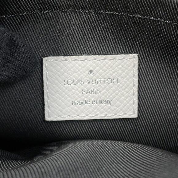 LOUIS VUITTON White Monogram Shoulder Bag - Picture 14 of 14